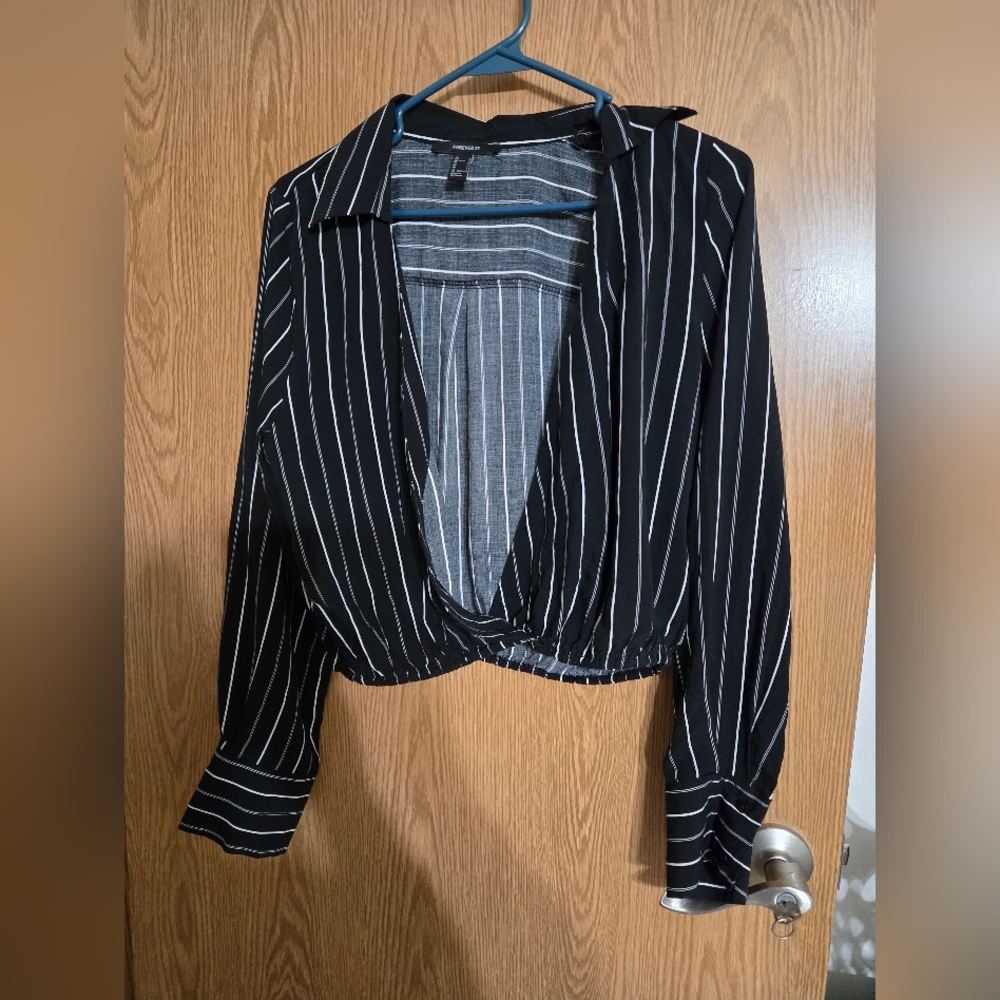 Forever 21 Black and White Cuffed Sleeve Crop Top